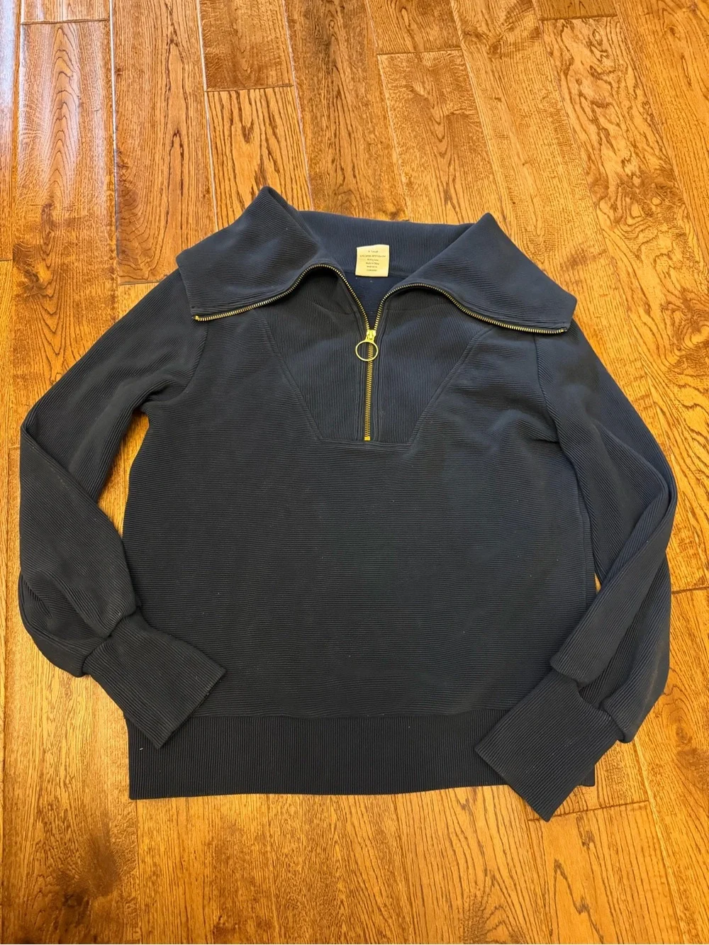 Women's Varley Vine Half Zip Pullover, Navy Gold Zip, XS great condition